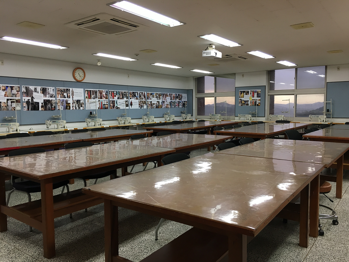 스타일 구성실 ( 생활과학과관 505호 )